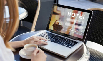 hotel-zoeken-vergelijken-website-laptop