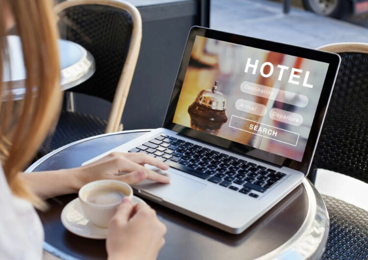 hotel-zoeken-vergelijken-website-laptop